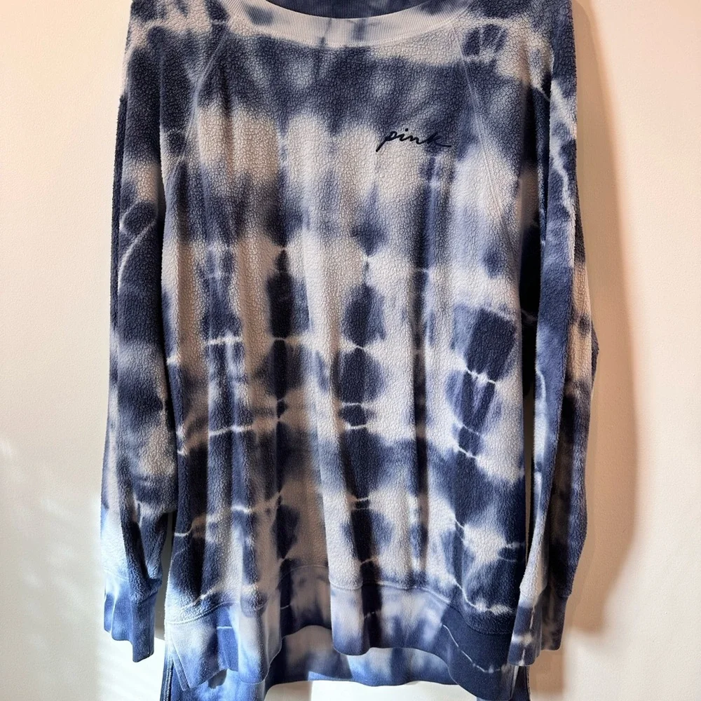 VS Pink Sweatshirt - Picture 1 of 8